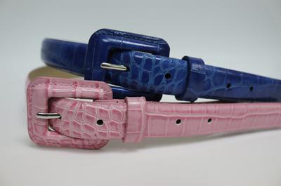 Cinturón de piel grabado