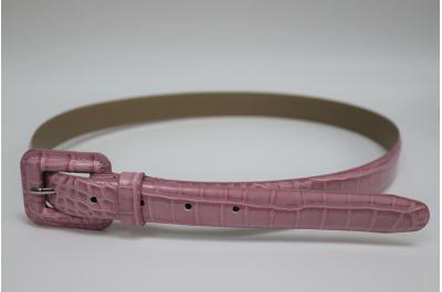 Cinturón de piel grabado