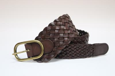Cinturón de piel trenzado a mano